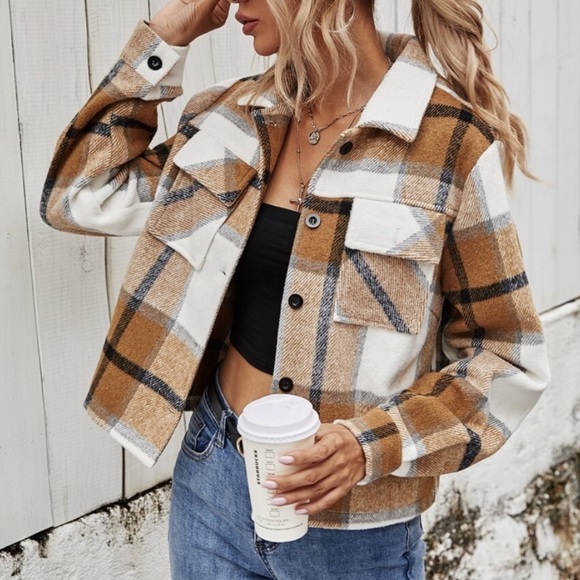 Jackets & Blazers - Tan plaid pocket button shachet  jacket fall